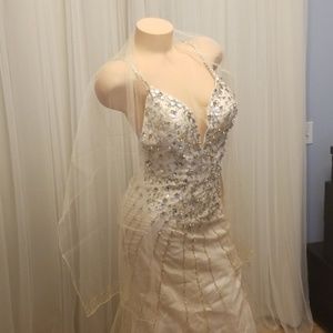 Amazing Form Fitting Ball Gown New with Tag Size 4